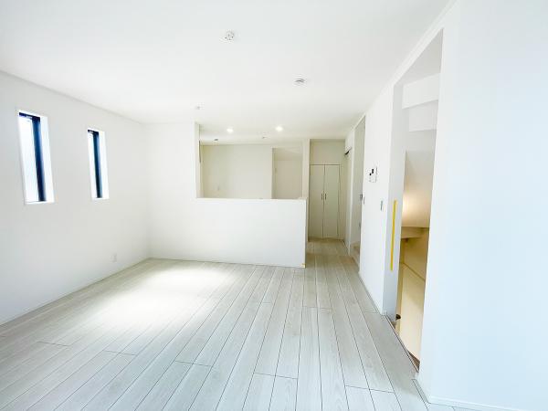 南小岩2丁目　新築戸建 リビングダイニング
