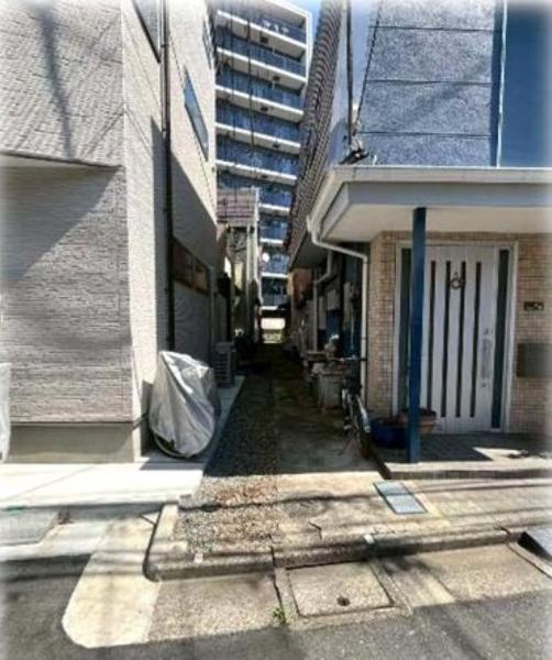 中野区本町6丁目　中古戸建 前面道路含む現地写真