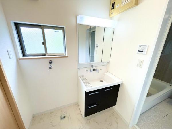 東小岩3丁目　中古戸建 洗面化粧台