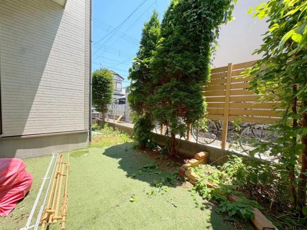 小平市小川町1丁目の戸建 庭