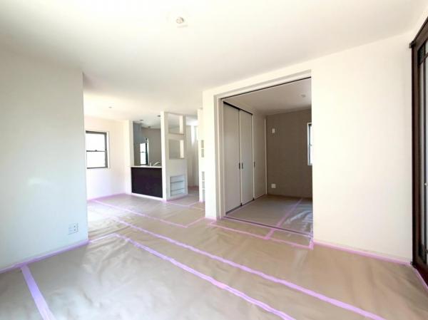 小平市小川町1丁目の戸建 リビング