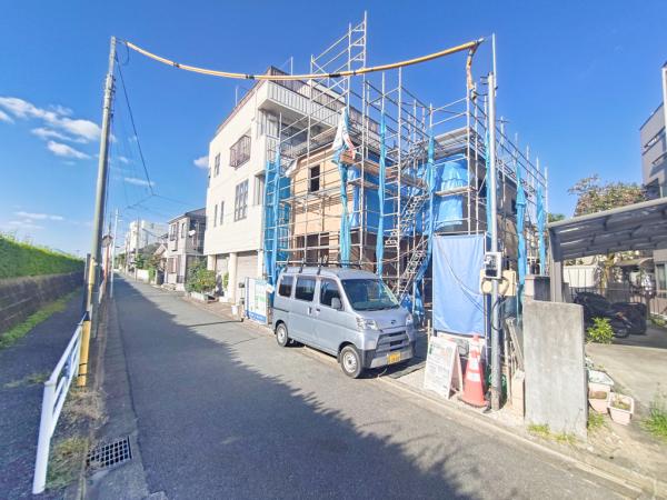 南小岩5丁目　新築戸建 前面道路含む現地写真