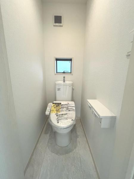 江戸川区西小岩4丁目　新築戸建 トイレ