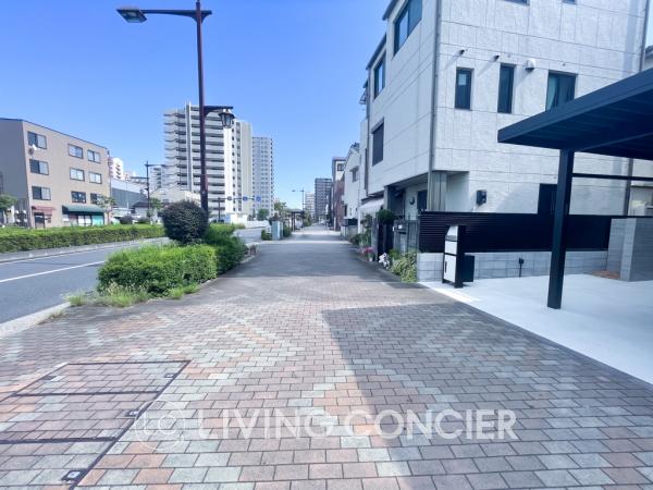 江戸川区平井１丁目　中古戸建 前面道路含む現地写真