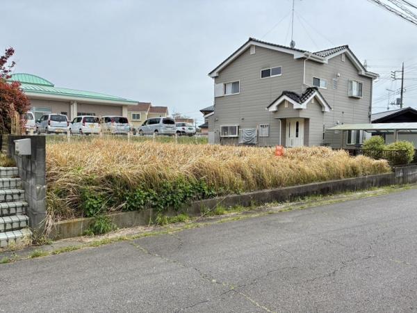 土地 稲敷市江戸崎甲1994-8ほか1筆 JR常磐線（取手〜いわき）ひたち野うしく駅 330万円