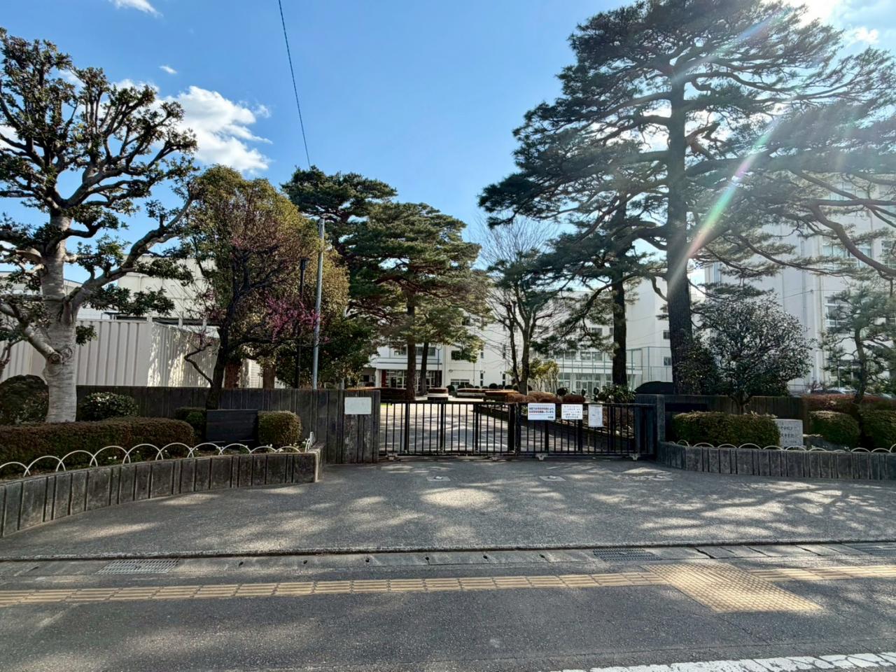 弥栄中学校