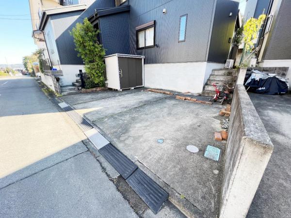 南足柄市塚原　中古 駐車場