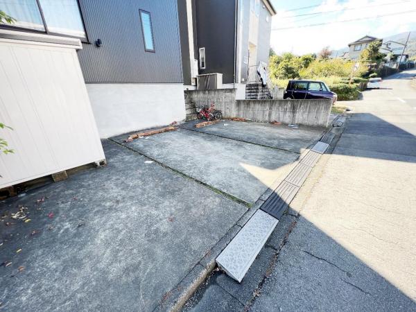 南足柄市塚原　中古 駐車場