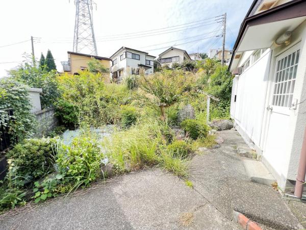 中郡二宮町富士見が丘2丁目　中古 庭