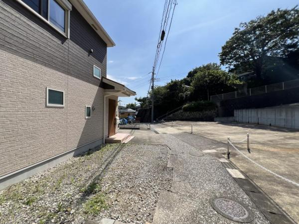 横須賀市坂本町5丁目　中古　 前面道路含む現地写真