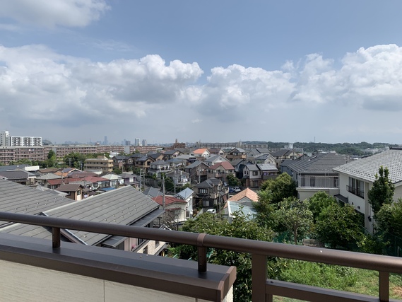 港南区日野9丁目　中古 バルコニー