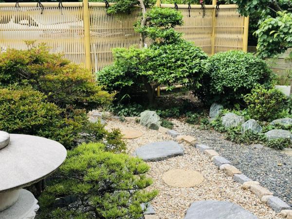 港南区日野9丁目　中古 庭
