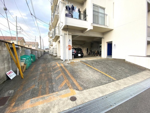 厚木サンハイツ 駐車場