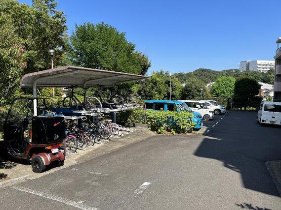 ベルブリーズ森の里4号棟 敷地内駐車場