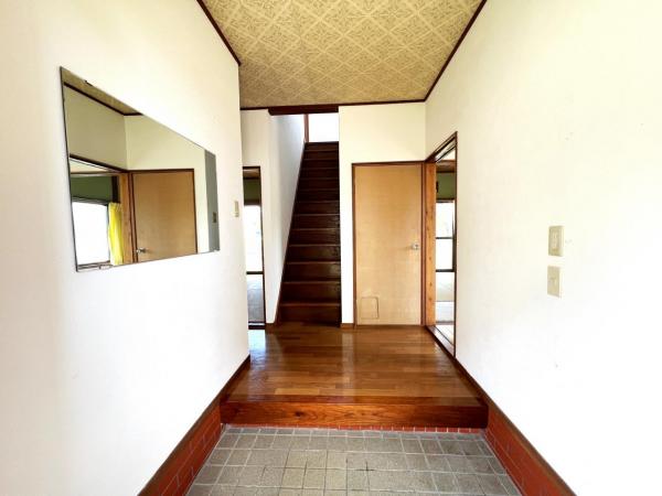 秦野市上大槻　中古 玄関