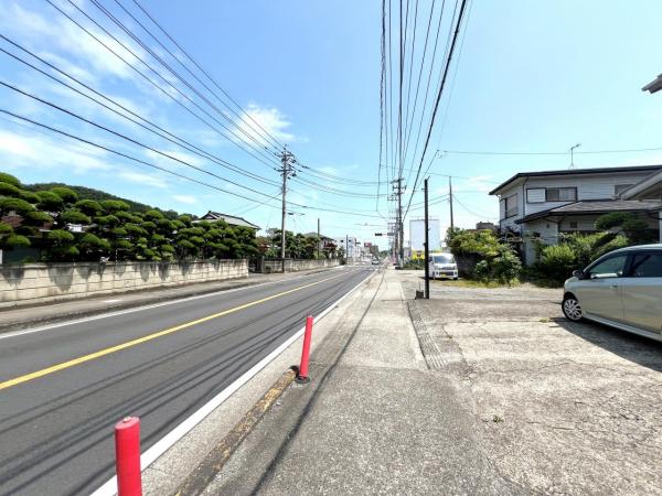 秦野市上大槻　中古 前面道路含む現地写真