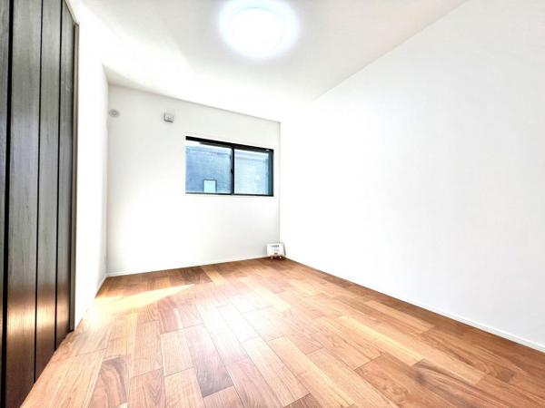 秦野市水神町 洋室