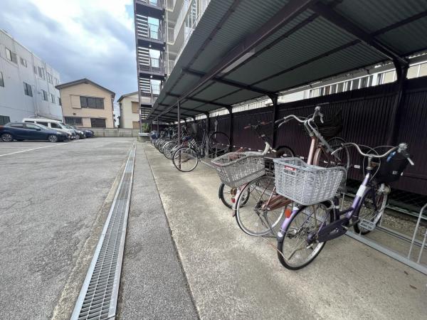 エクセレンス川口 駐輪場