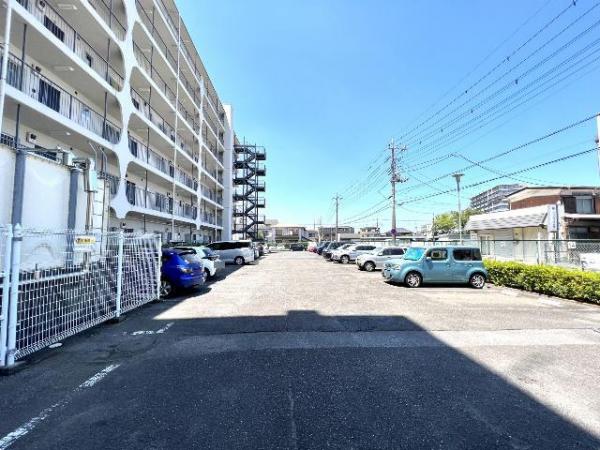 日商岩井第一春日部マンション 駐車場