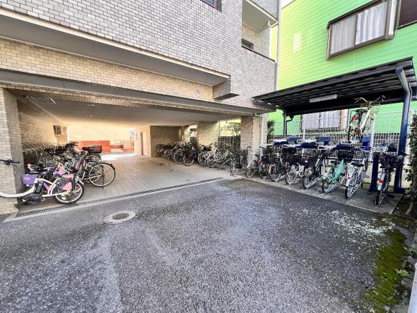 東川口パークホームズ 駐輪場