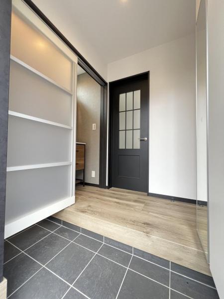 松戸市常盤平双葉町　戸建 玄関