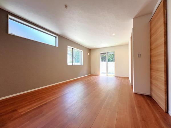 綾瀬市上土棚中2丁目 リビング