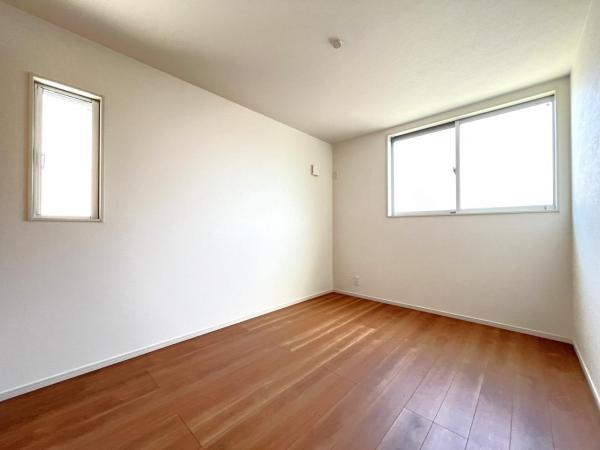 綾瀬市上土棚中2丁目 洋室