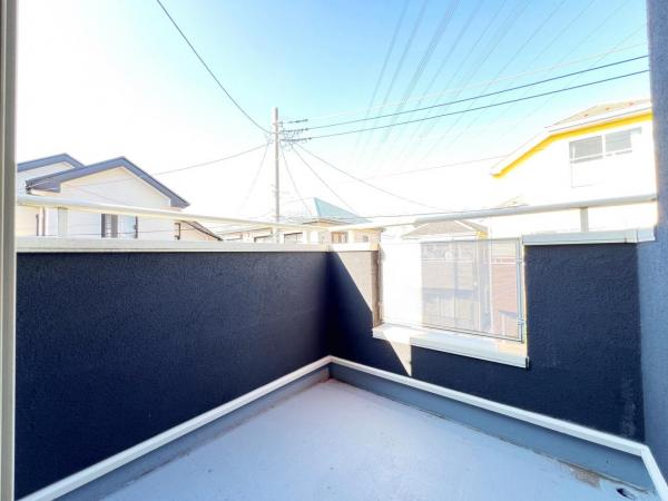 横浜市青葉区大場町　中古戸建て バルコニー