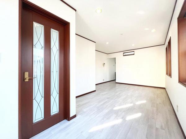 横浜市青葉区大場町　中古戸建て リビングダイニング