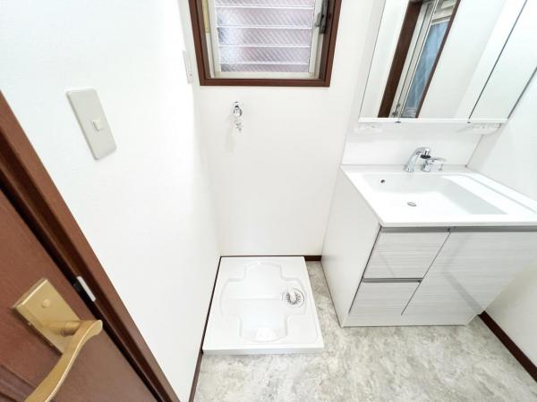 横浜市青葉区大場町　中古戸建て ランドリースペース