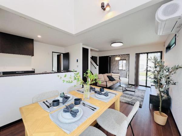 柏市中原1丁目　戸建 リビングダイニング