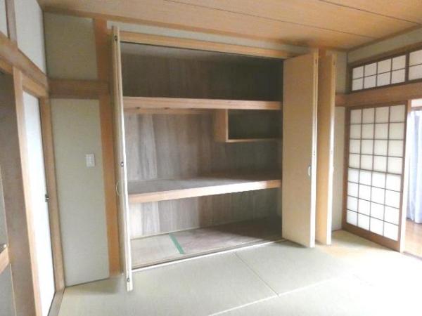 枚方市翠香園町　中古 収納