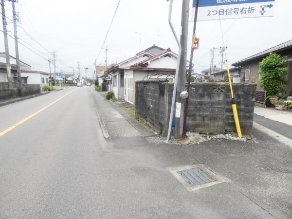丹羽郡扶桑町高雄　建築条件無し売地 前面道路含む現地写真