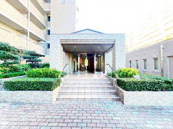 コープ野村岩倉弐番館 エントランス（外）