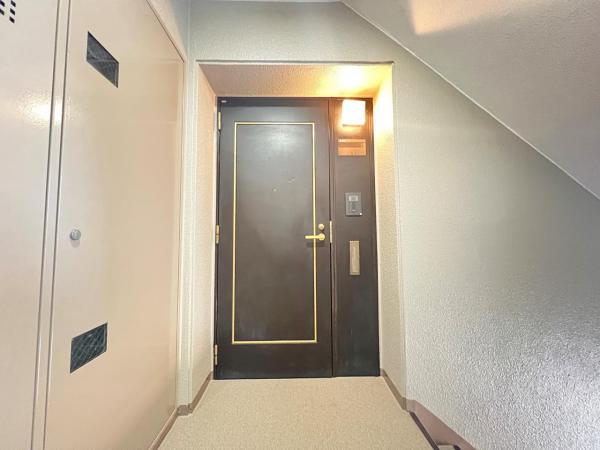 コープ野村岩倉弐番館 玄関