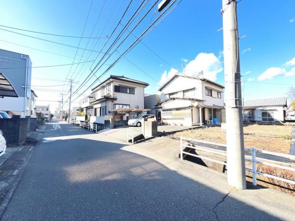 沼津市新沢田町　売地 前面道路含む現地写真