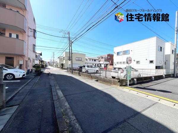 沼津市若葉町　土地 前面道路含む現地写真