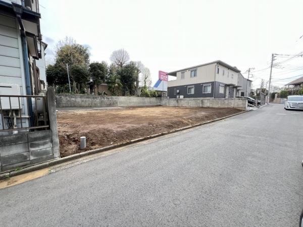 さいたま市緑区大字三室　建築条件なし売地 前面道路含む現地写真