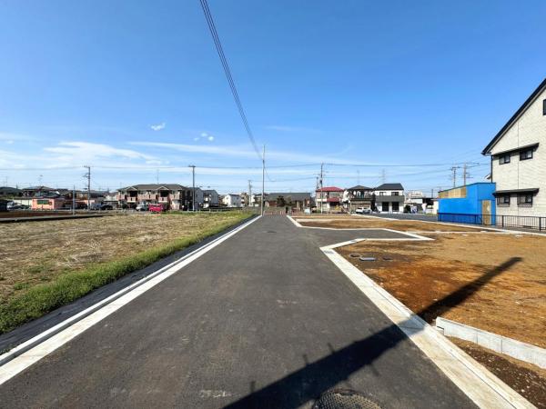 武蔵村山市伊奈平５丁目 売地 前面道路含む現地写真