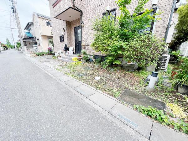 吉川市新栄２丁目 中古戸建 駐車場