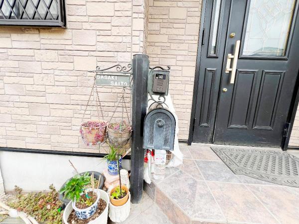 吉川市新栄２丁目 中古戸建 玄関(共用部)