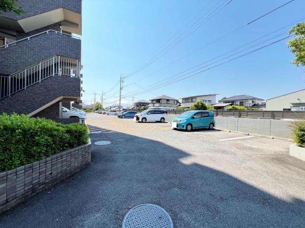 パーク・ホームズ一宮 駐車場