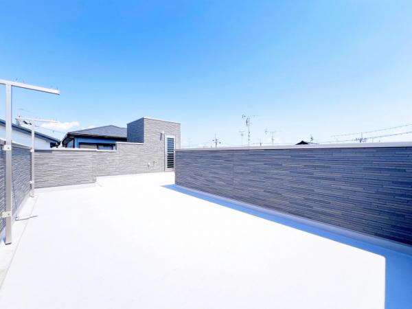 高槻市川西町３丁目 戸建 バルコニー
