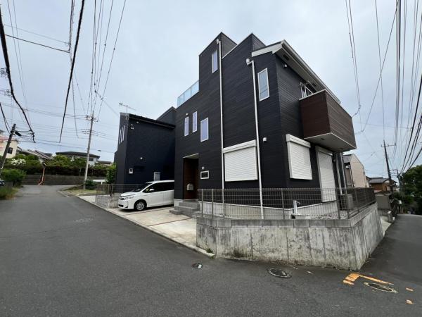 厚木市温水 中古戸建 前面道路含む現地写真