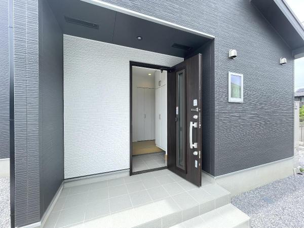 北葛飾郡杉戸町大字堤根 戸建 玄関