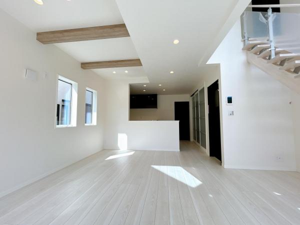 秦野市曽屋 戸建 リビングダイニング