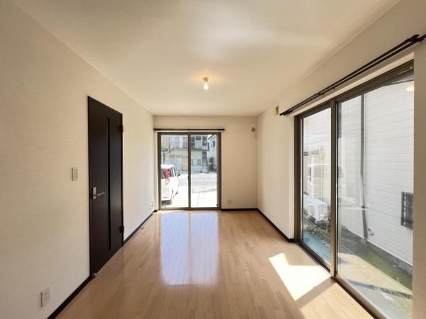 横須賀市鴨居２丁目 中古戸建 リビング
