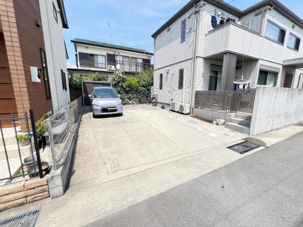 小田原市蓮正寺 中古戸建 駐車場