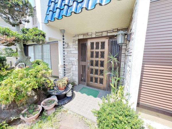 小田原市成田 中古戸建 玄関