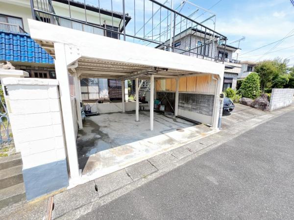 小田原市成田 中古戸建 駐車場